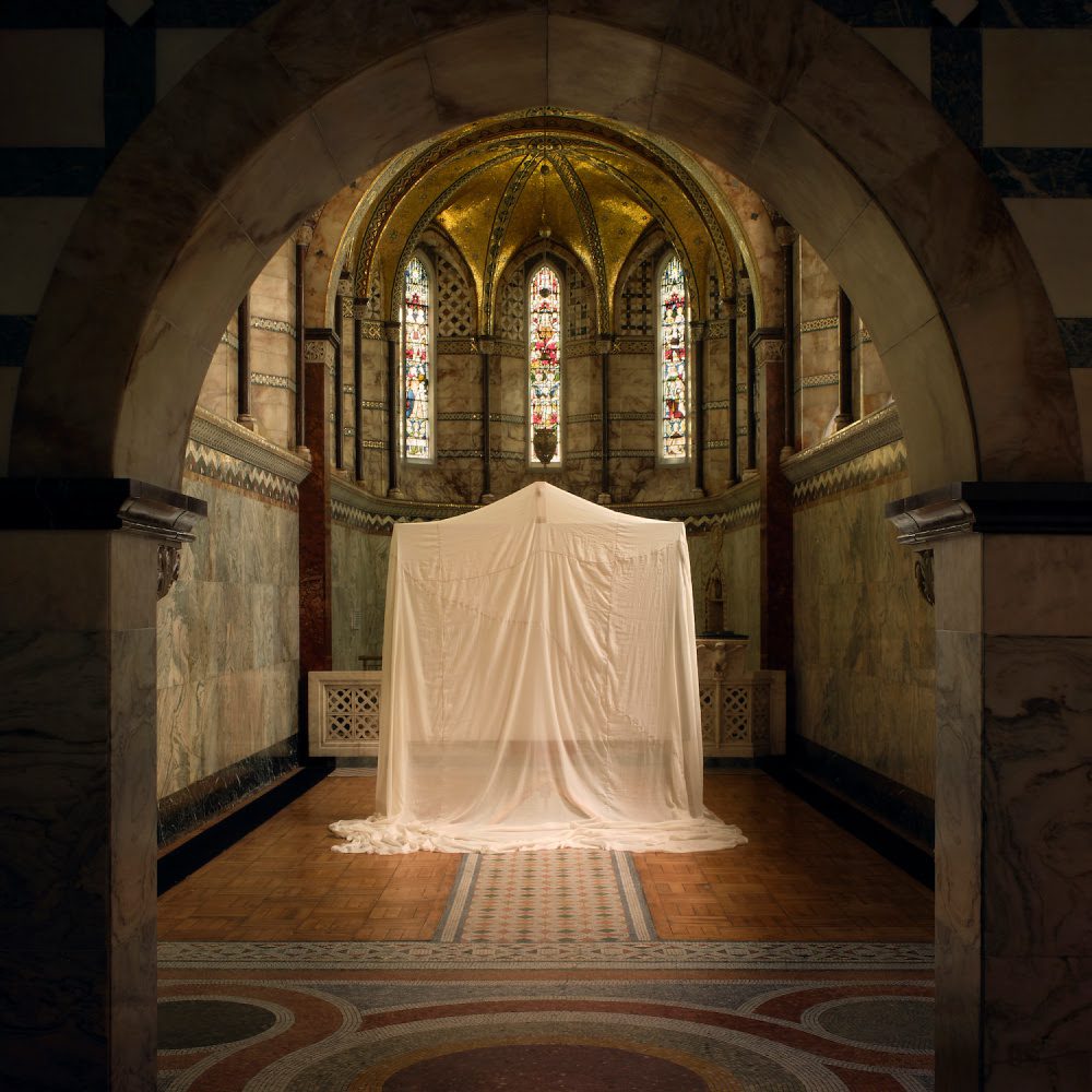 Miwa Komatsu’s Live Painting Event at Fitzrovia Chapel: A Fusion of Tradition and Modernity
